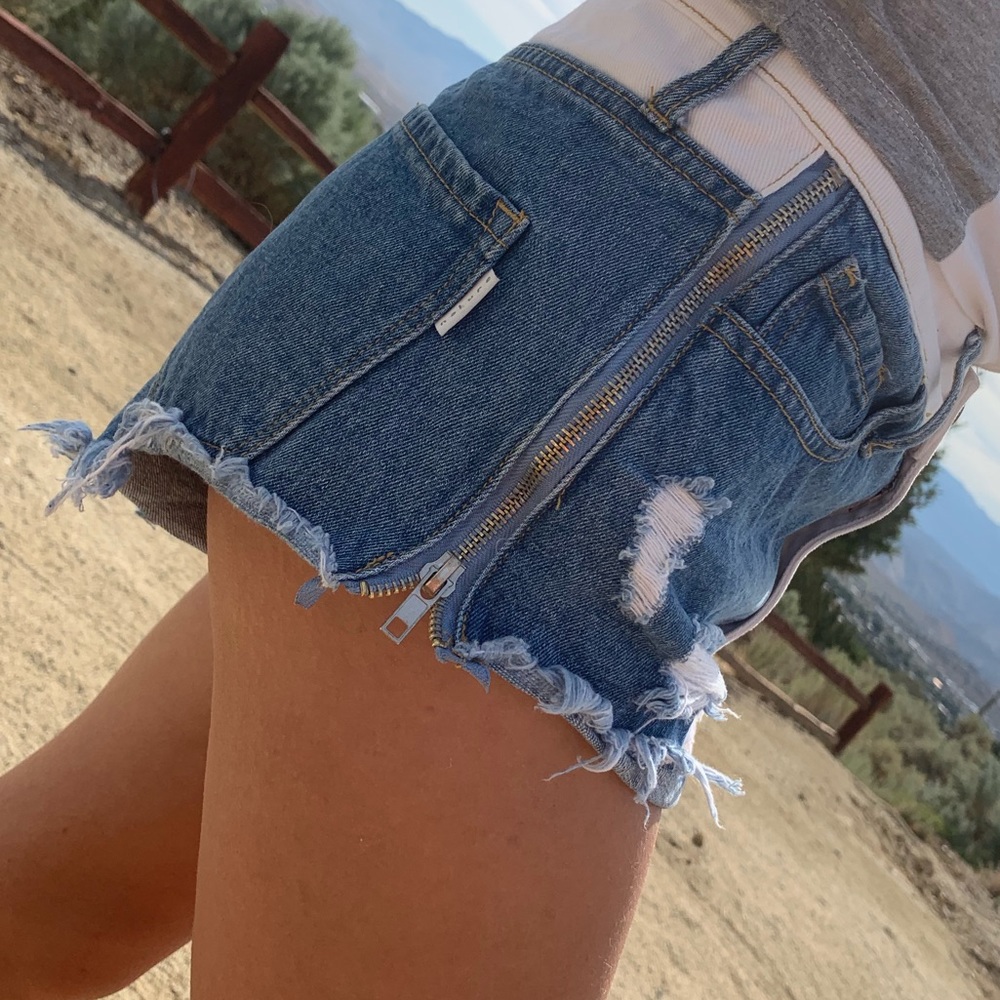 shorts size 1 - Picture 2 of 3
